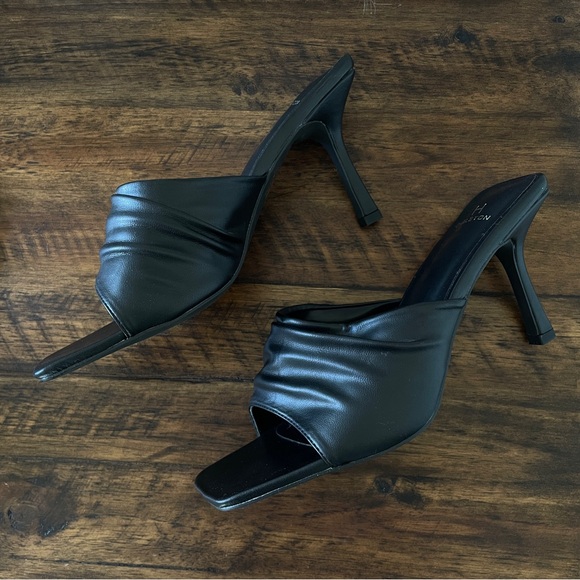 🖤 nwot h halston luanda mule - Picture 2 of 4